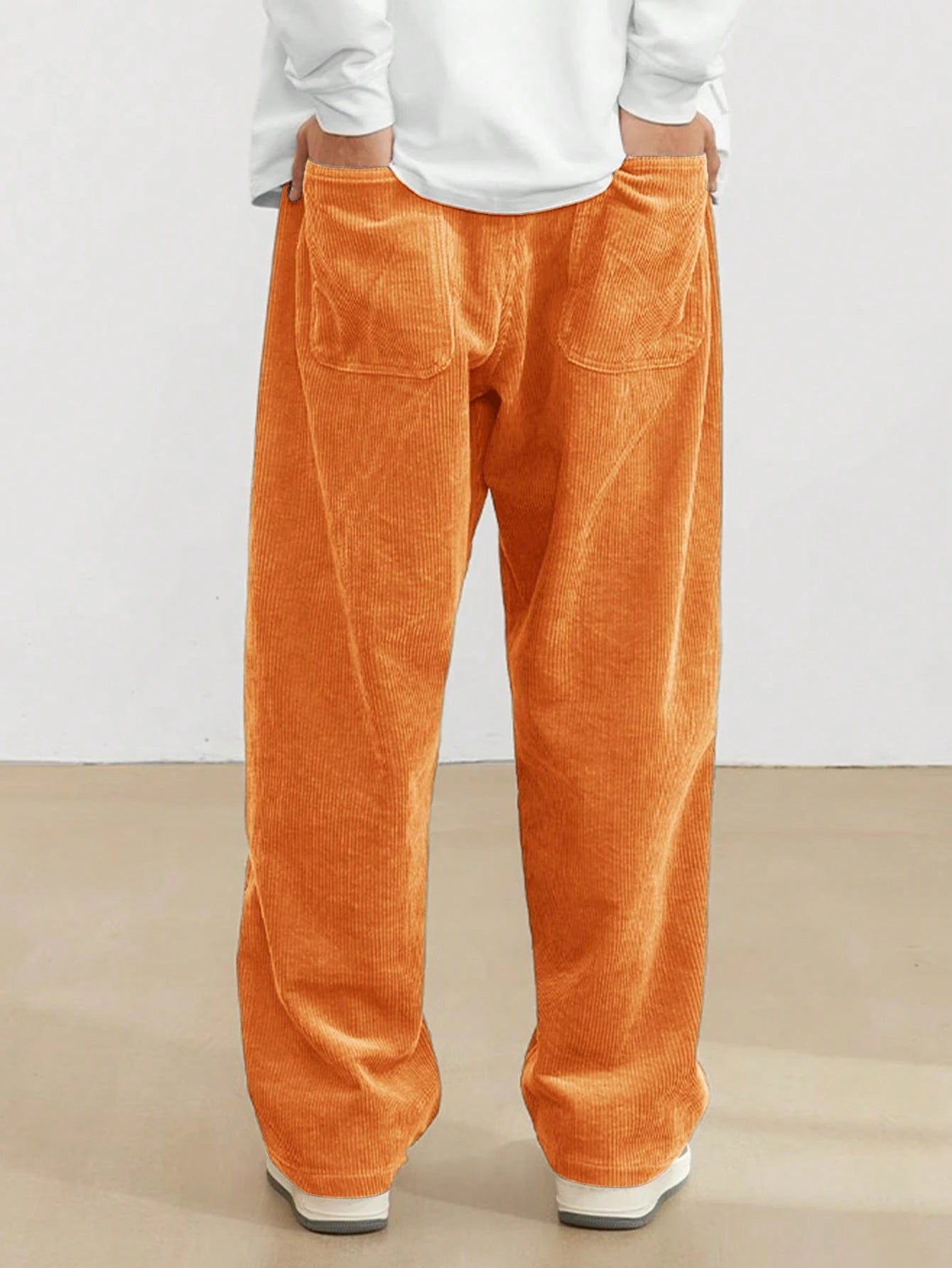 Manfinity Hypemode Loose Fit Men'S Letter Patched Detail Corduroy Pants Pants Baggy