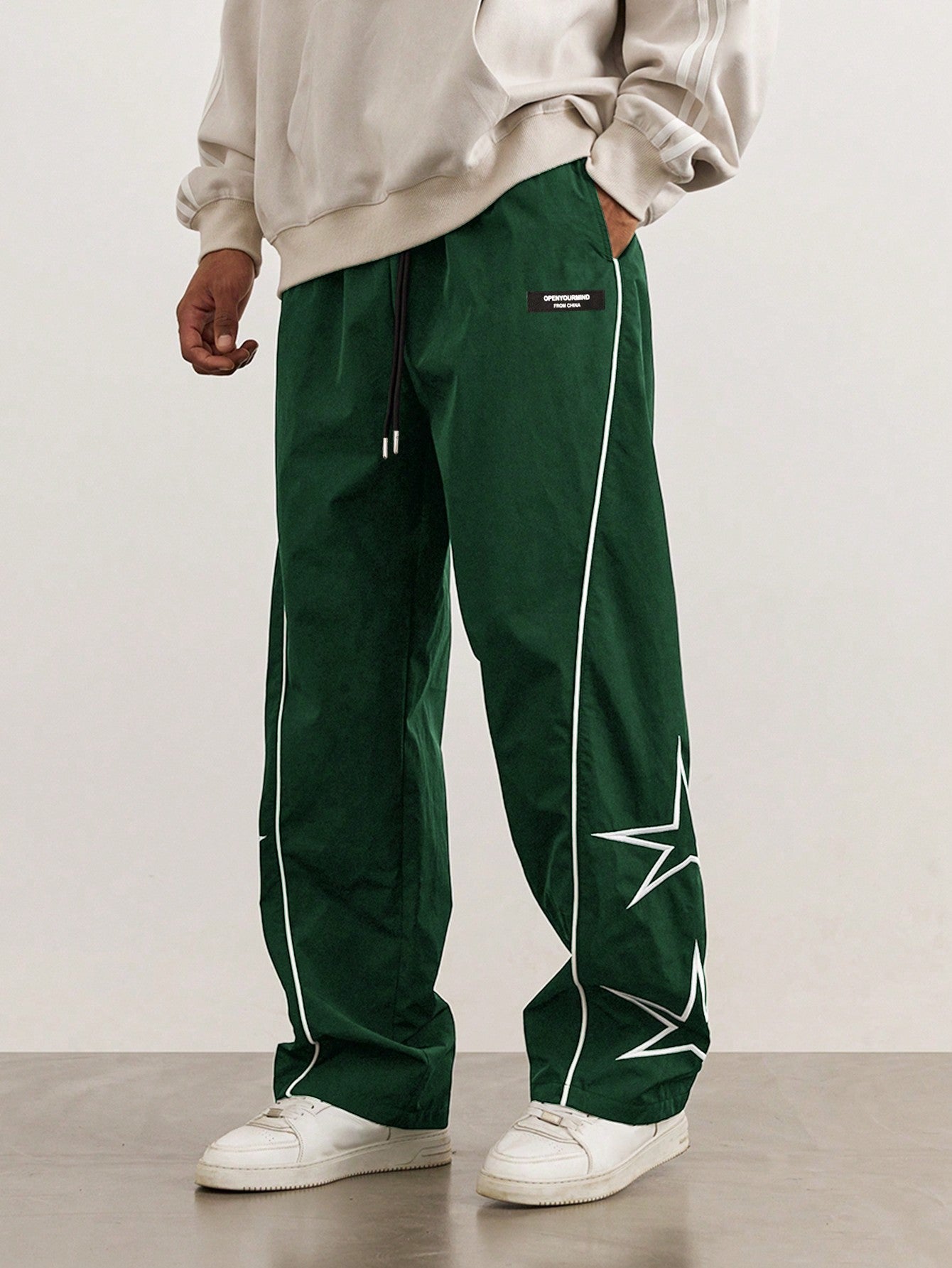 Manfinity Hypemode Men'S Loose Star Pattern Side Striped Pants
